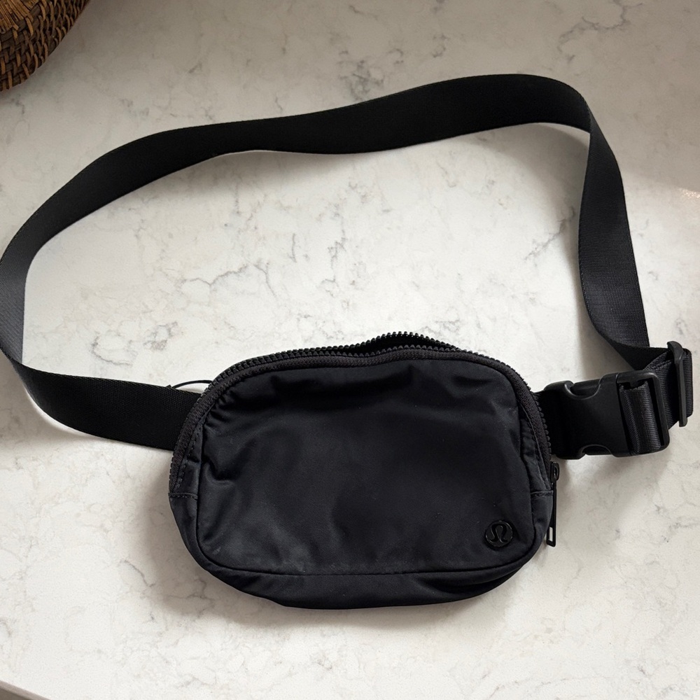 Lululemon belt bag